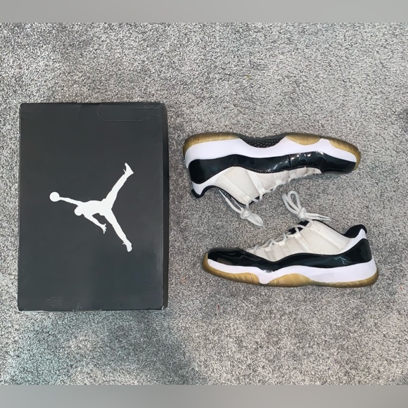 NIKE AIR JORDAN RETRO XI LOW 11 WITH BOX SIZE 11.5 CONCORD